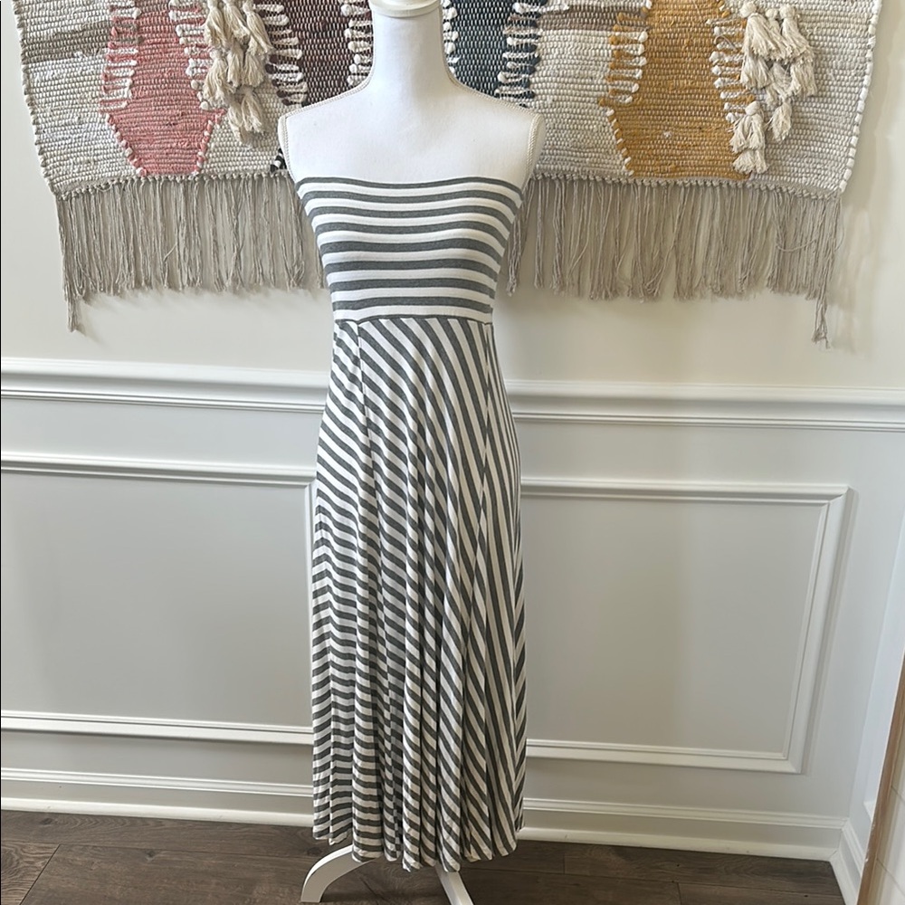 GAP Grey and White Strapless Sundress Casual Resort Wear